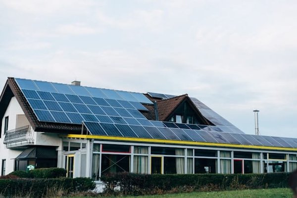 Comment choisir un système d'éclairage de sécurité extérieur à énergie solaire ?